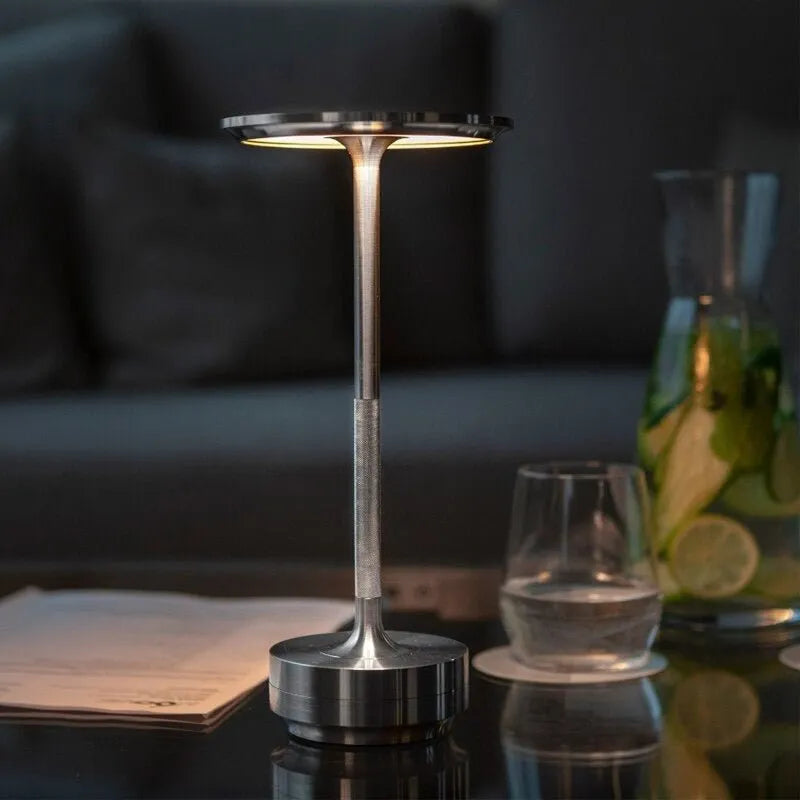 Wiederaufladbare italienische Design-Nachttischlampe